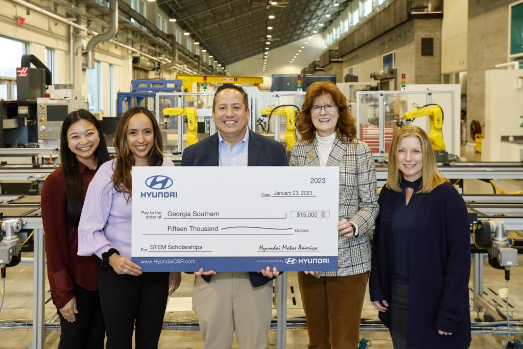 <strong>Hyundai Donates $30,000 to Local Nonprofits in Savannah to Continue its Investment in Georgia</strong>