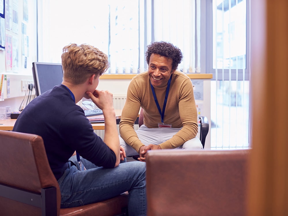 A Georgia Southern M.Ed. in Clinical Mental Health Counseling student meets with their advisor to discuss their internship