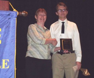 4-10 Computer Sciences student earns top award for research paper