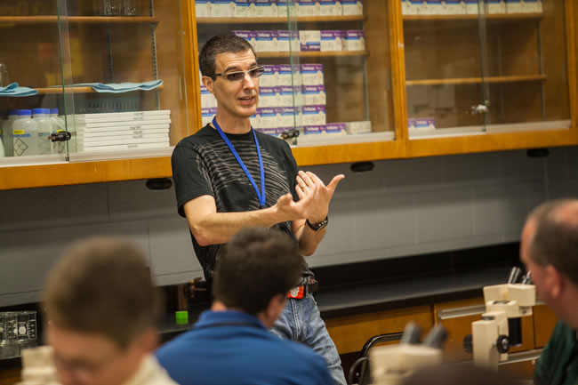 5-2 Entomologist gives lesson in death scene investigations