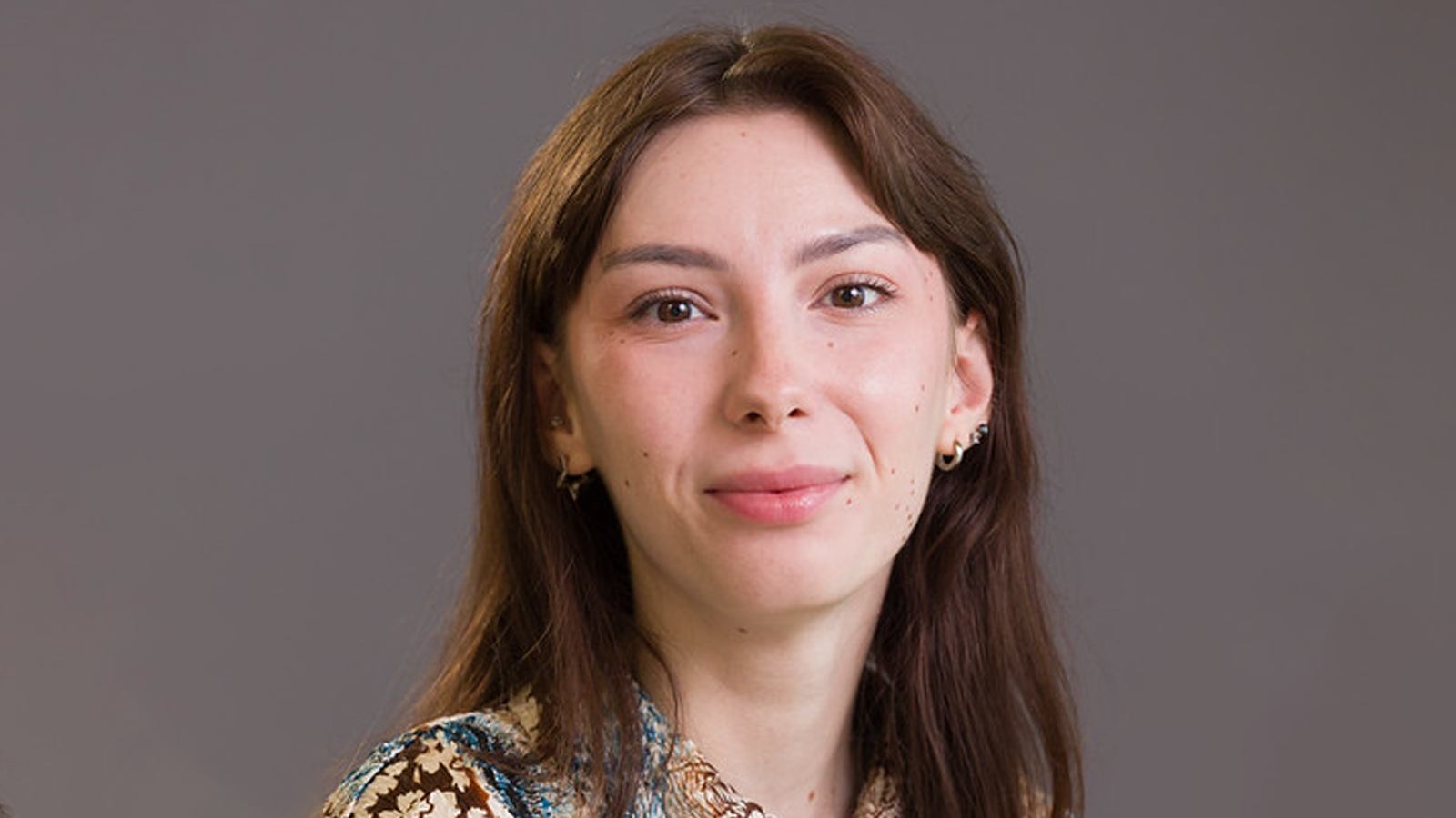 Headshot of Isabella
